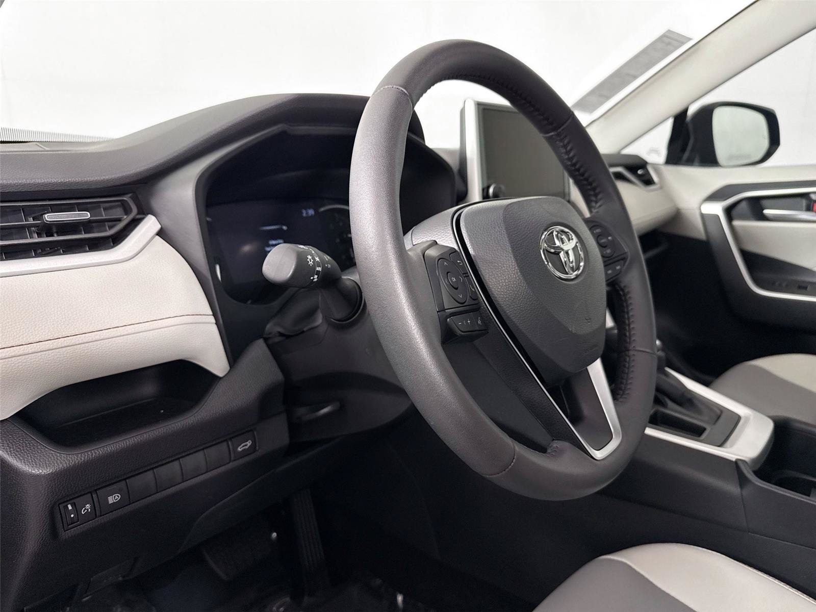 Certified 2025 Toyota RAV4 XLE Premium FWD image 4