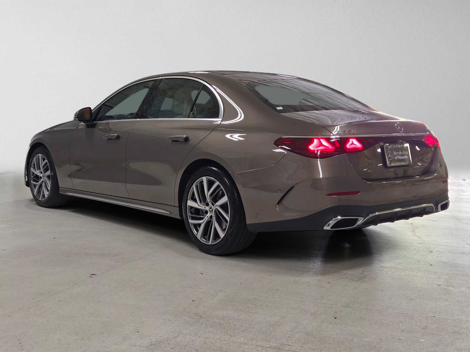 New 2027 Mercedes-Benz E 350 4MATIC Sedan image 5