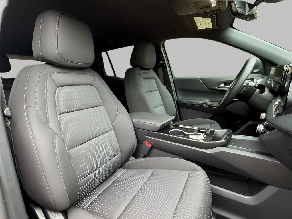 New 2027 Chevrolet Equinox LT w/ Safety and Technology Package FWD image 10