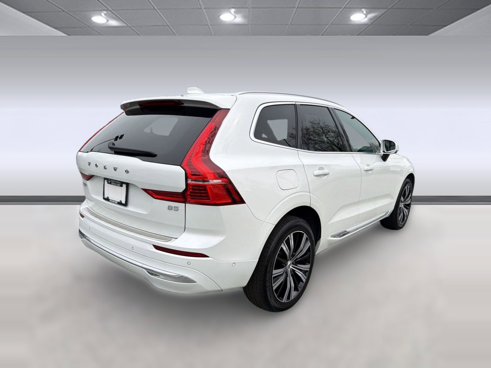 Certified 2023 Volvo XC60 B5 Plus w/ Protection Package Premier FWD image 9
