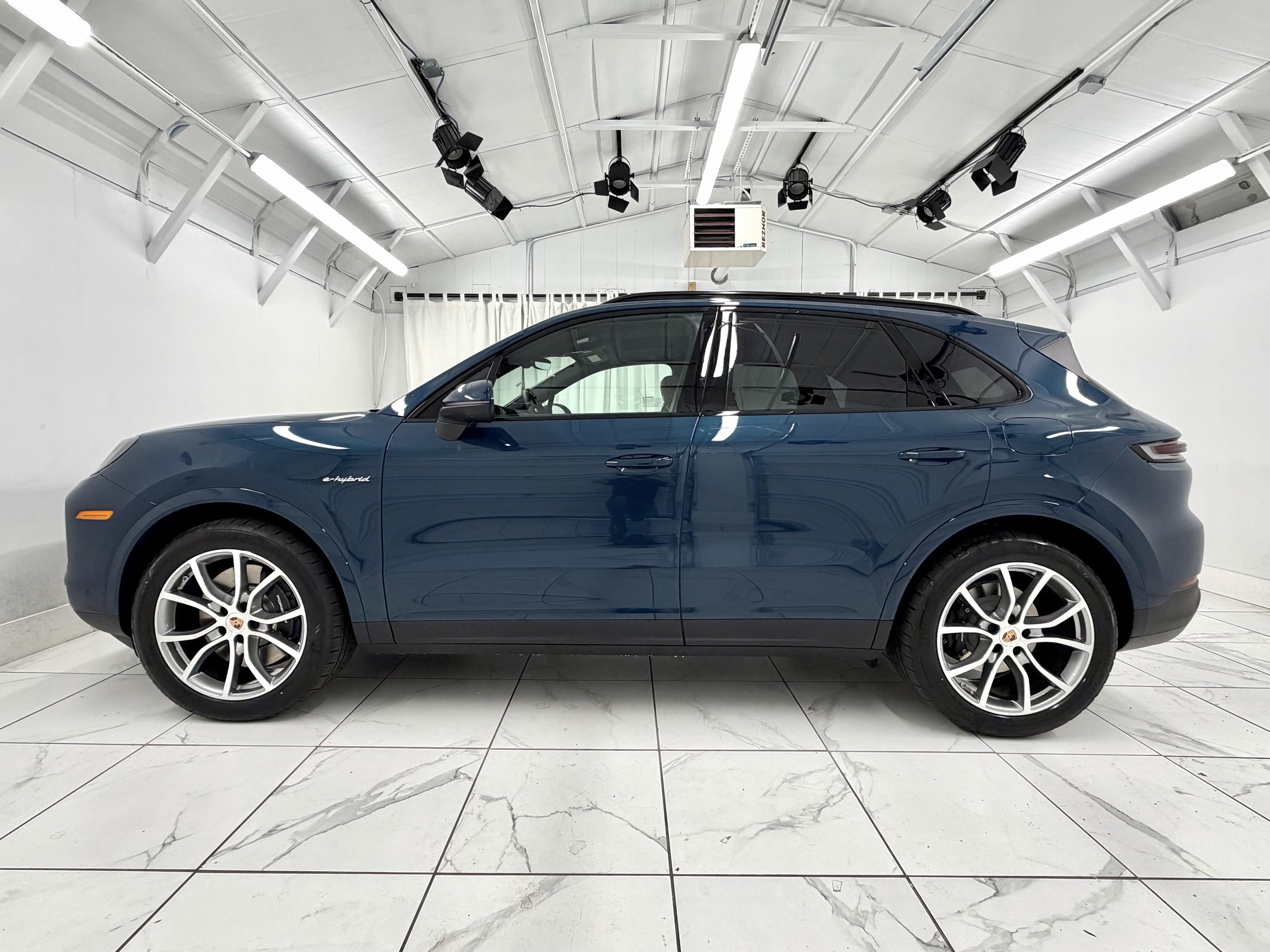 New 2026 Porsche Cayenne E-Hybrid AWD/4WD image 15