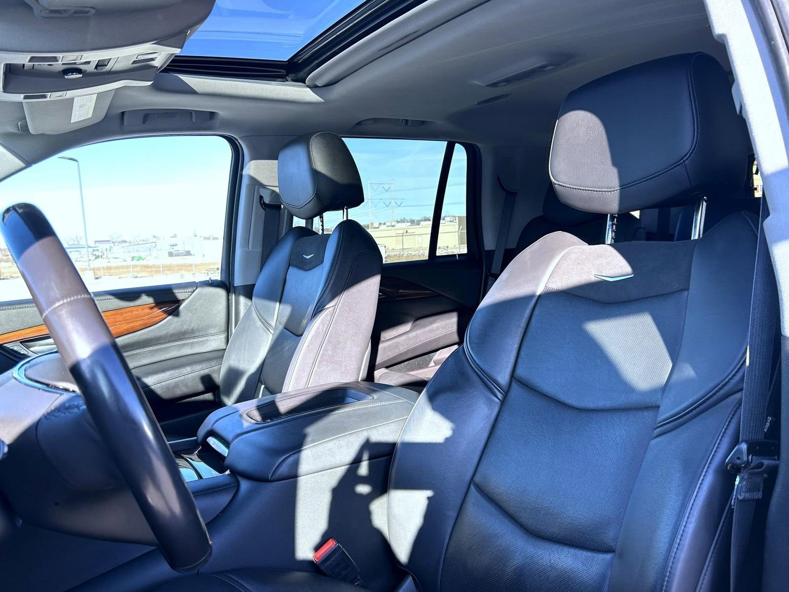 Used 2019 Cadillac Escalade Luxury image 17