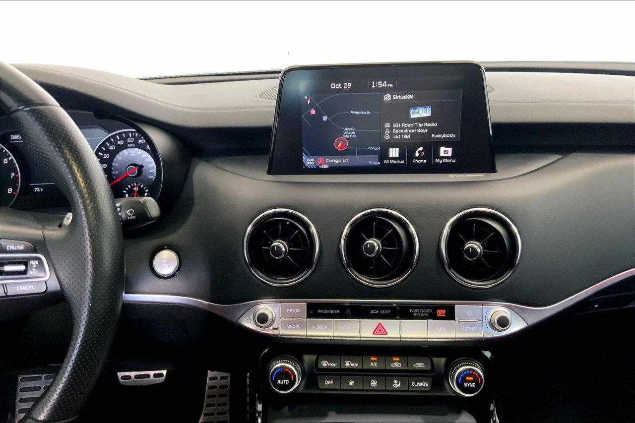 Used 2021 Kia Stinger GT1 RWD image 5