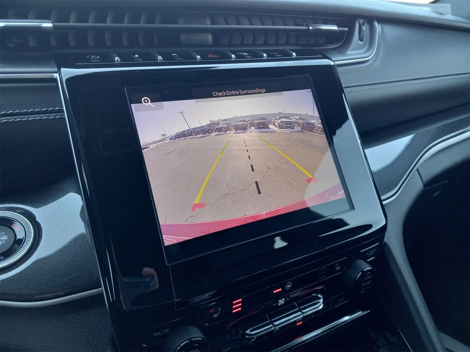 Used 2023 Jeep Grand Cherokee Altitude image 21