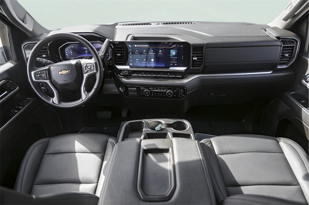 Used 2025 Chevrolet Silverado 2500 LTZ image 27