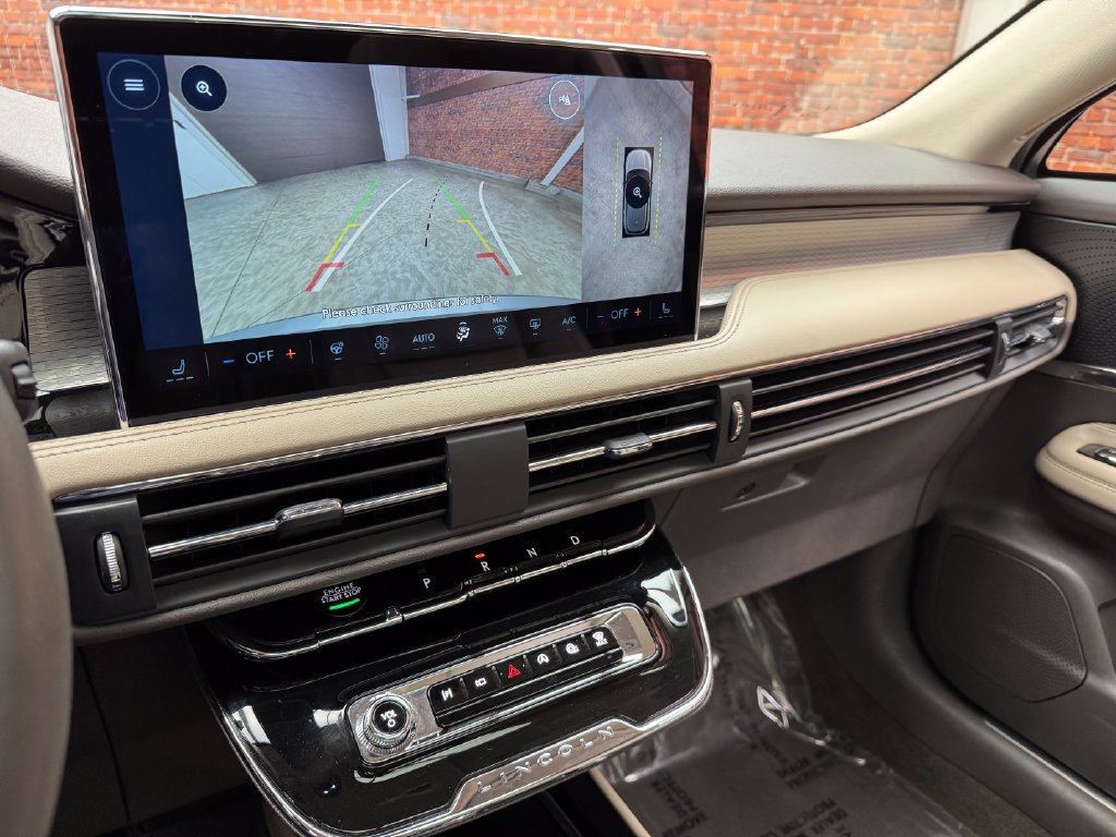 Used 2023 Lincoln Corsair AWD w/ Equipment Group 101A image 21