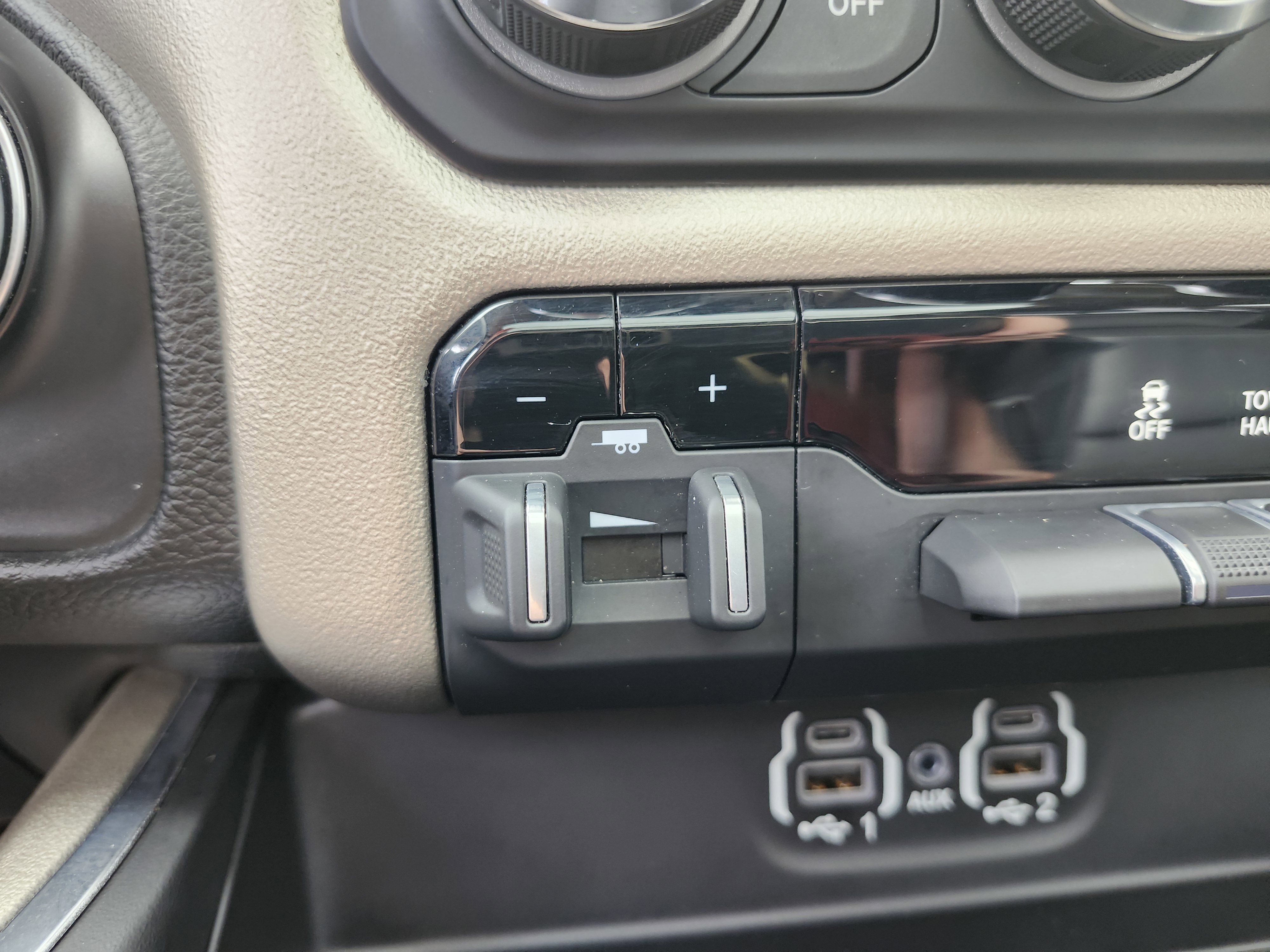Used 2020 RAM 1500 Laramie AWD/4WD image 42