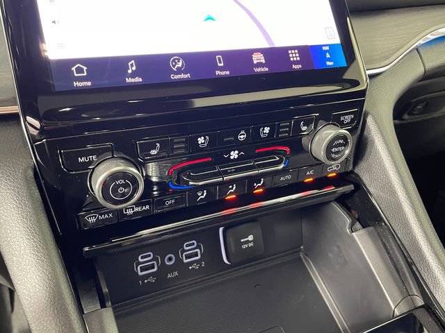 New 2025 Jeep Grand Cherokee Overland w/ Luxury Tech Group IV image 8