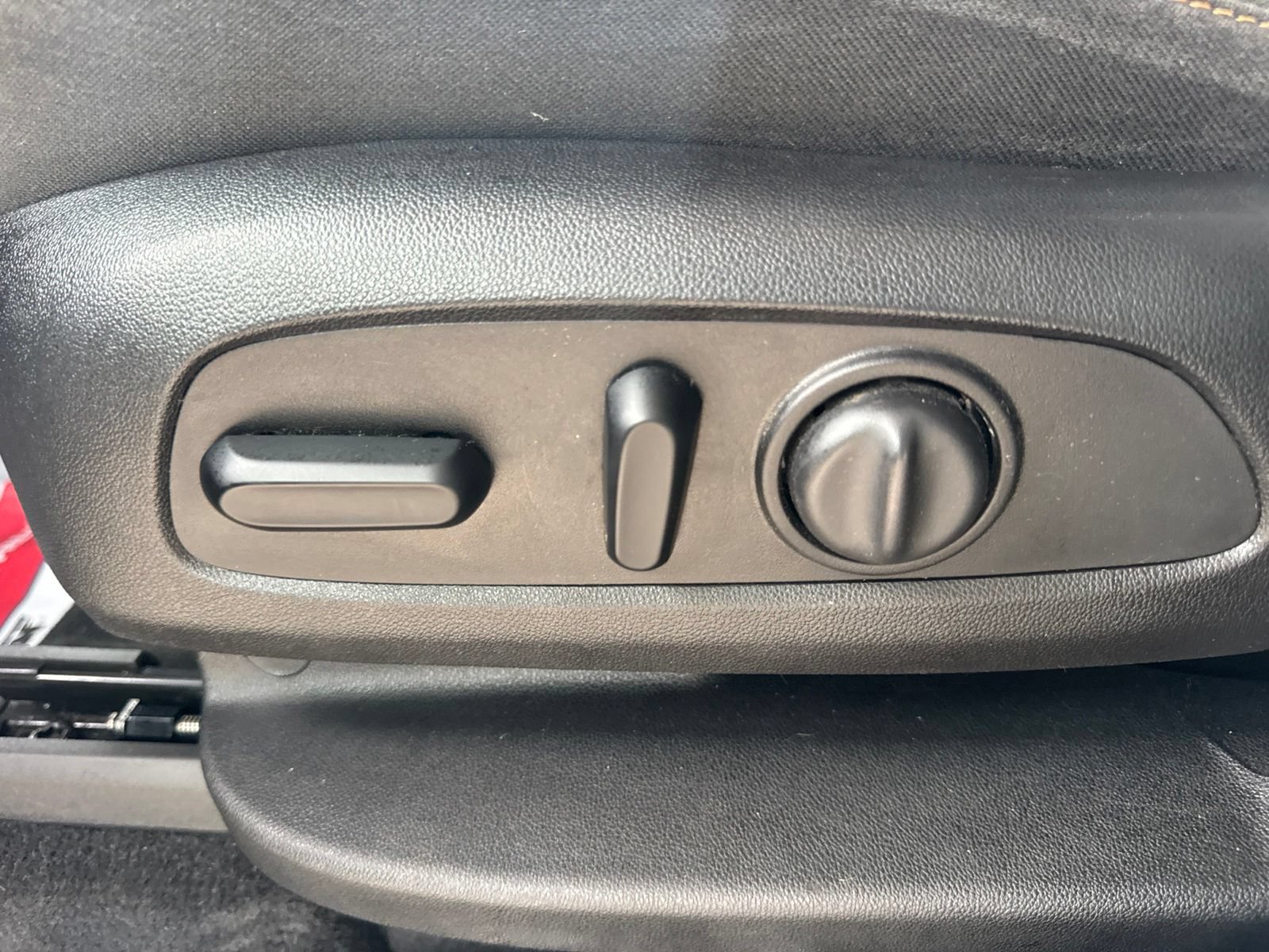 Used 2019 Chevrolet Traverse LT FWD image 22