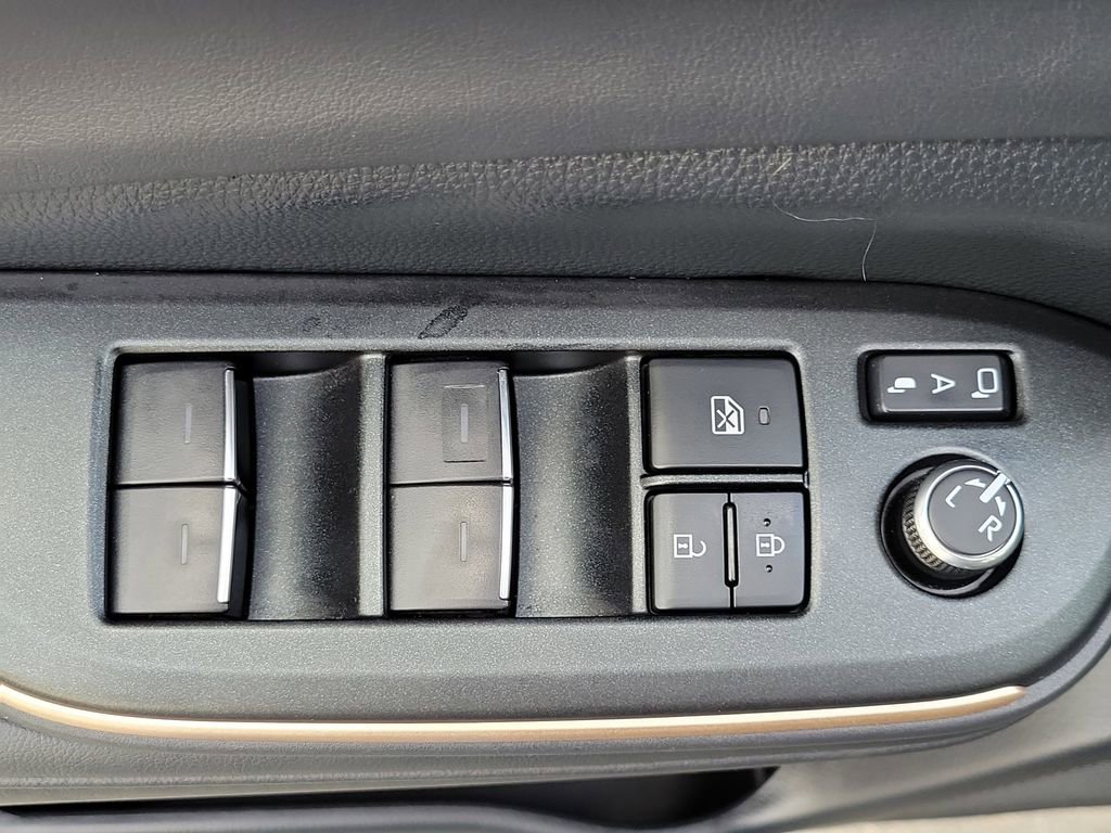 Used 2023 Toyota Crown XLE image 20