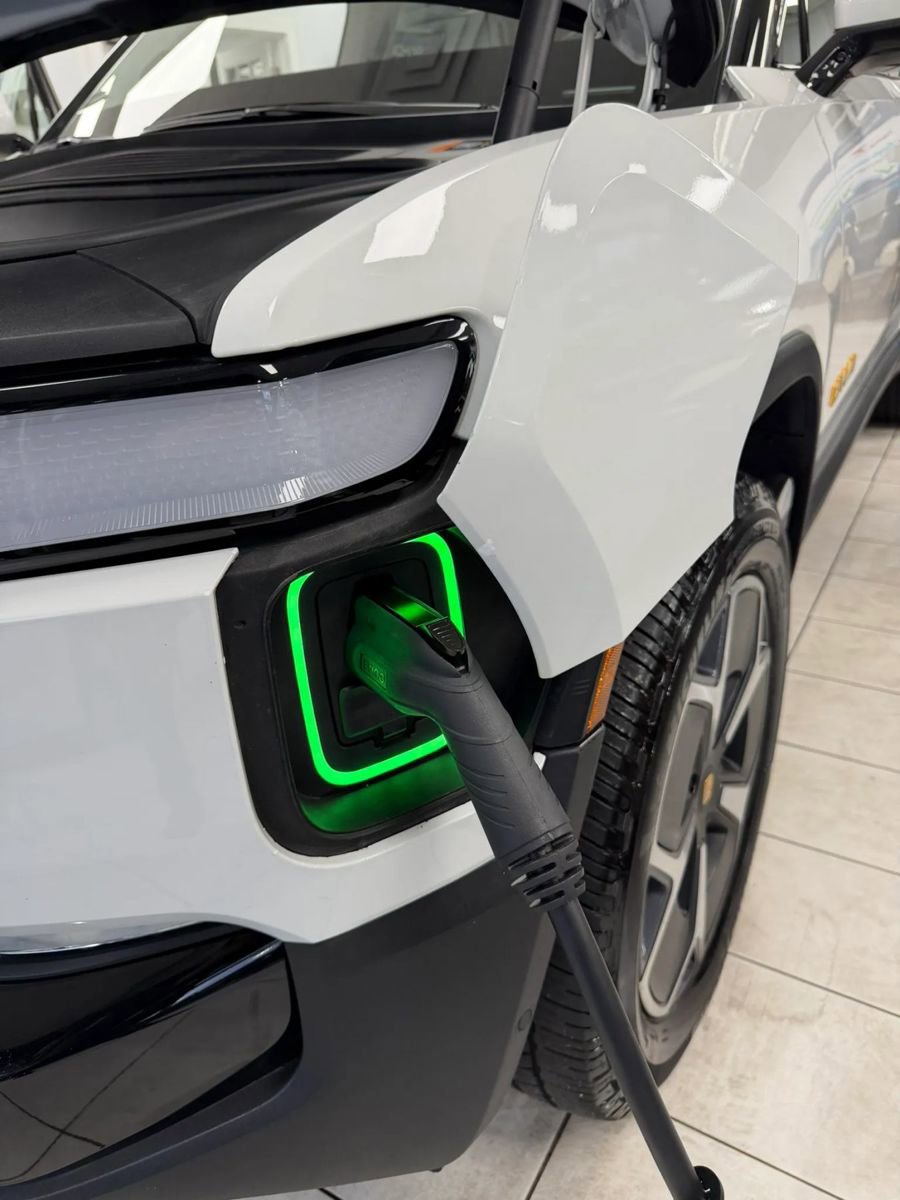 Used 2022 Rivian R1T Adventure AWD/4WD image 16