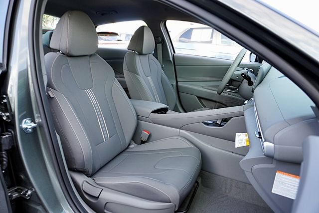New 2026 Hyundai Elantra Sport FWD image 16
