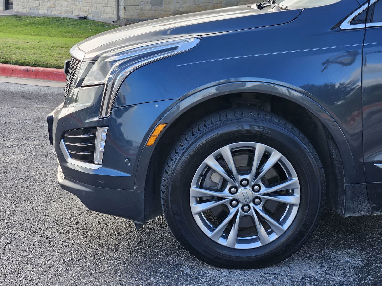 Used 2020 Cadillac XT5 Premium Luxury FWD image 8