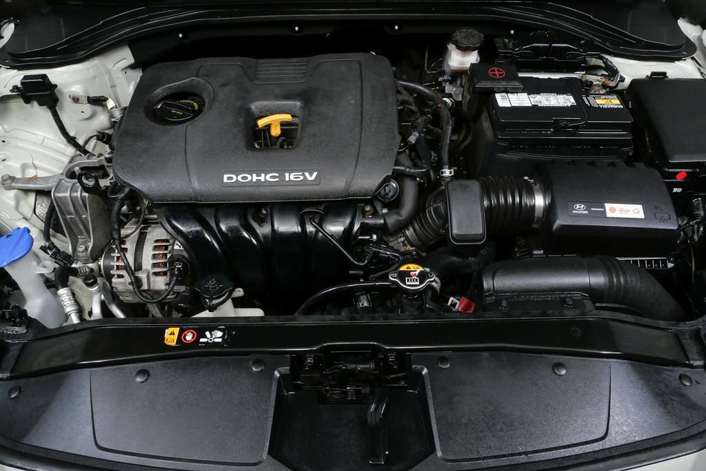 Used 2017 Hyundai Elantra Limited image 29