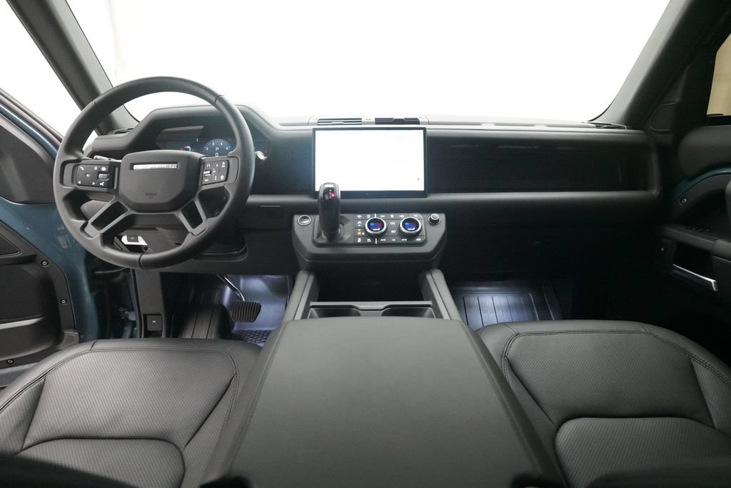 Used 2025 Land Rover Defender 110 S AWD/4WD image 5