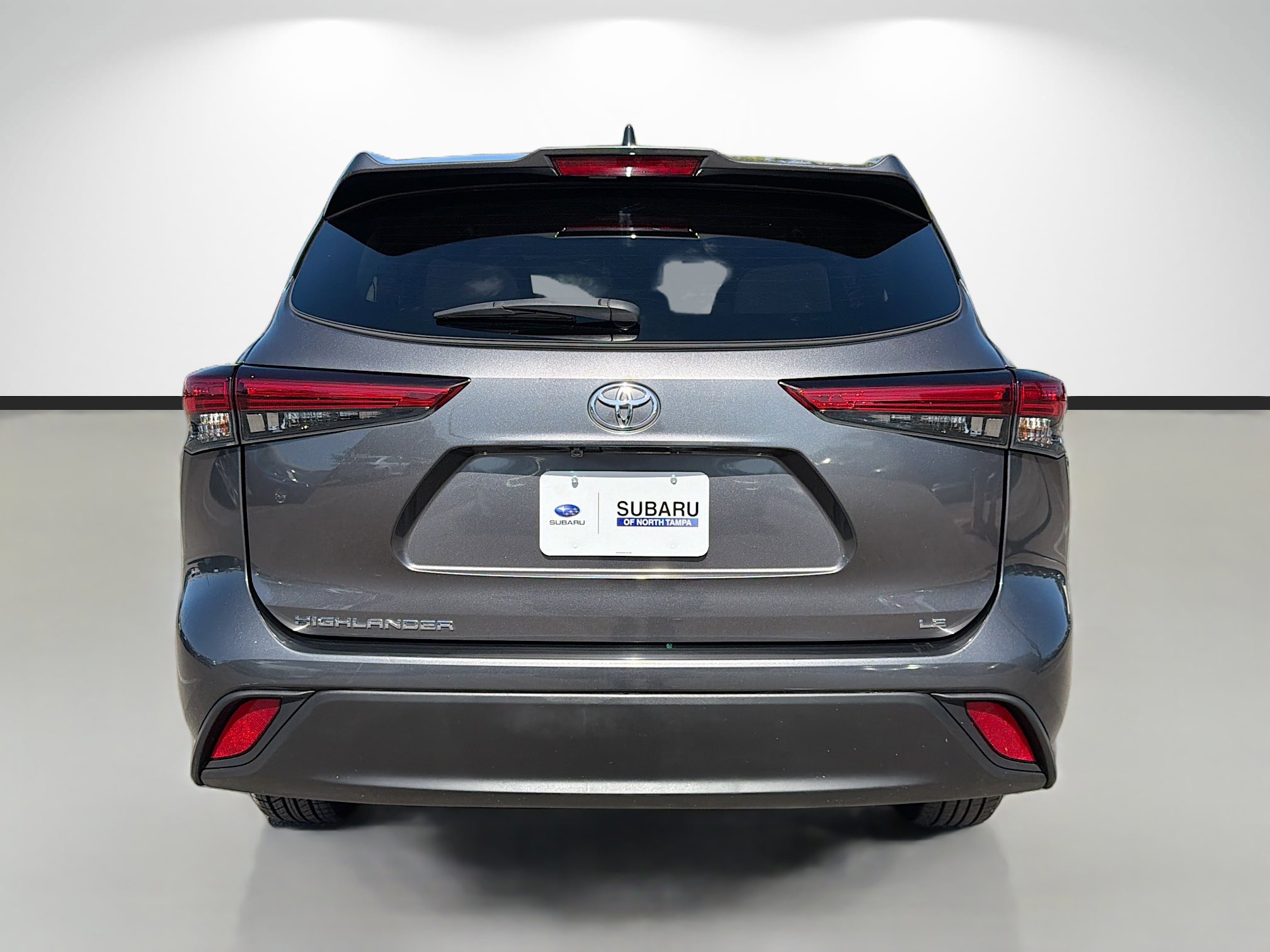 Used 2023 Toyota Highlander LE image 4