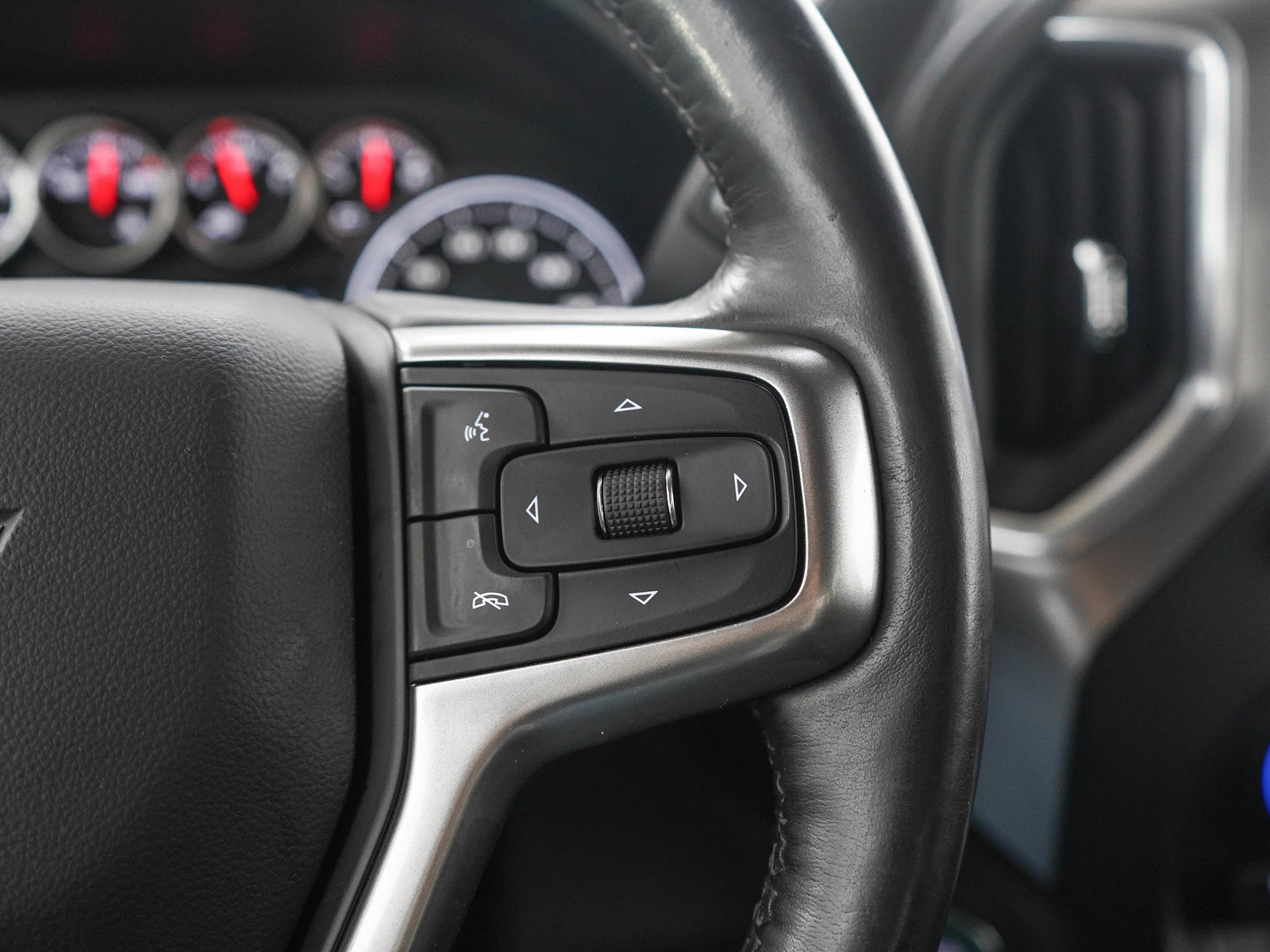 Used 2019 Chevrolet Silverado 1500 LTZ AWD/4WD image 25