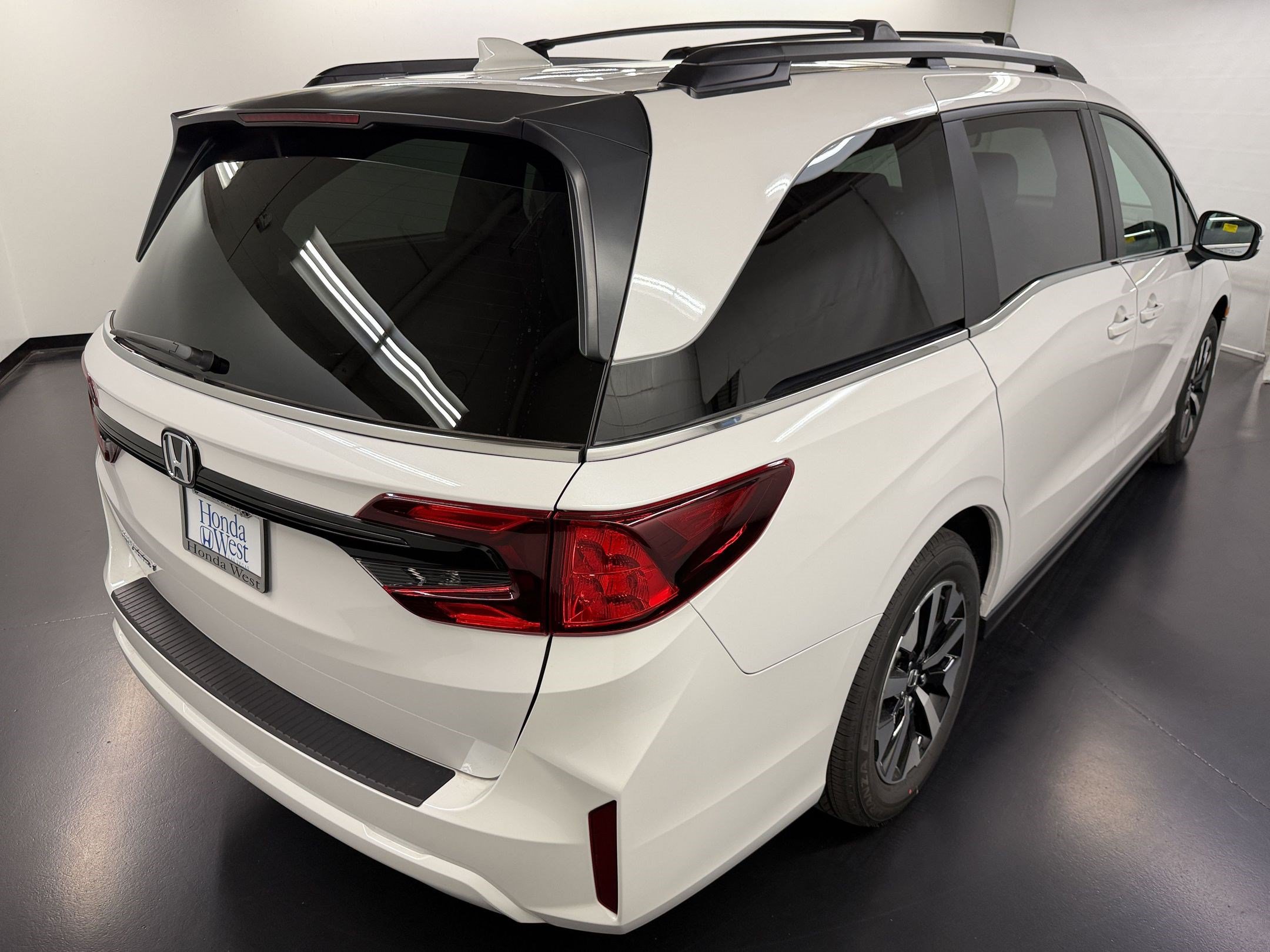 New 2027 Honda Odyssey EX-L image 9