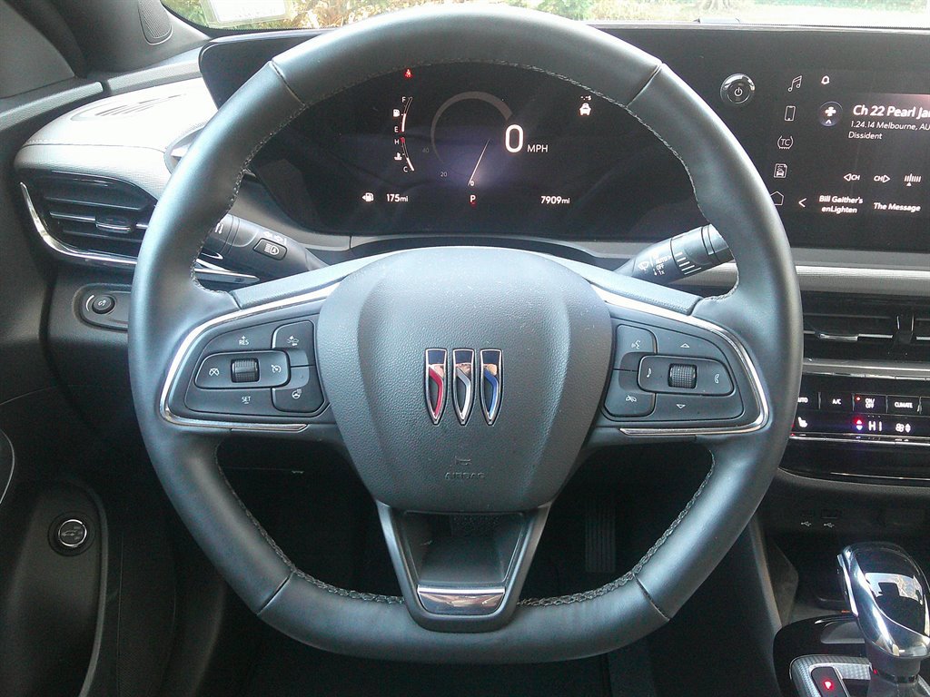 Used 2025 Buick Envista Avenir image 14