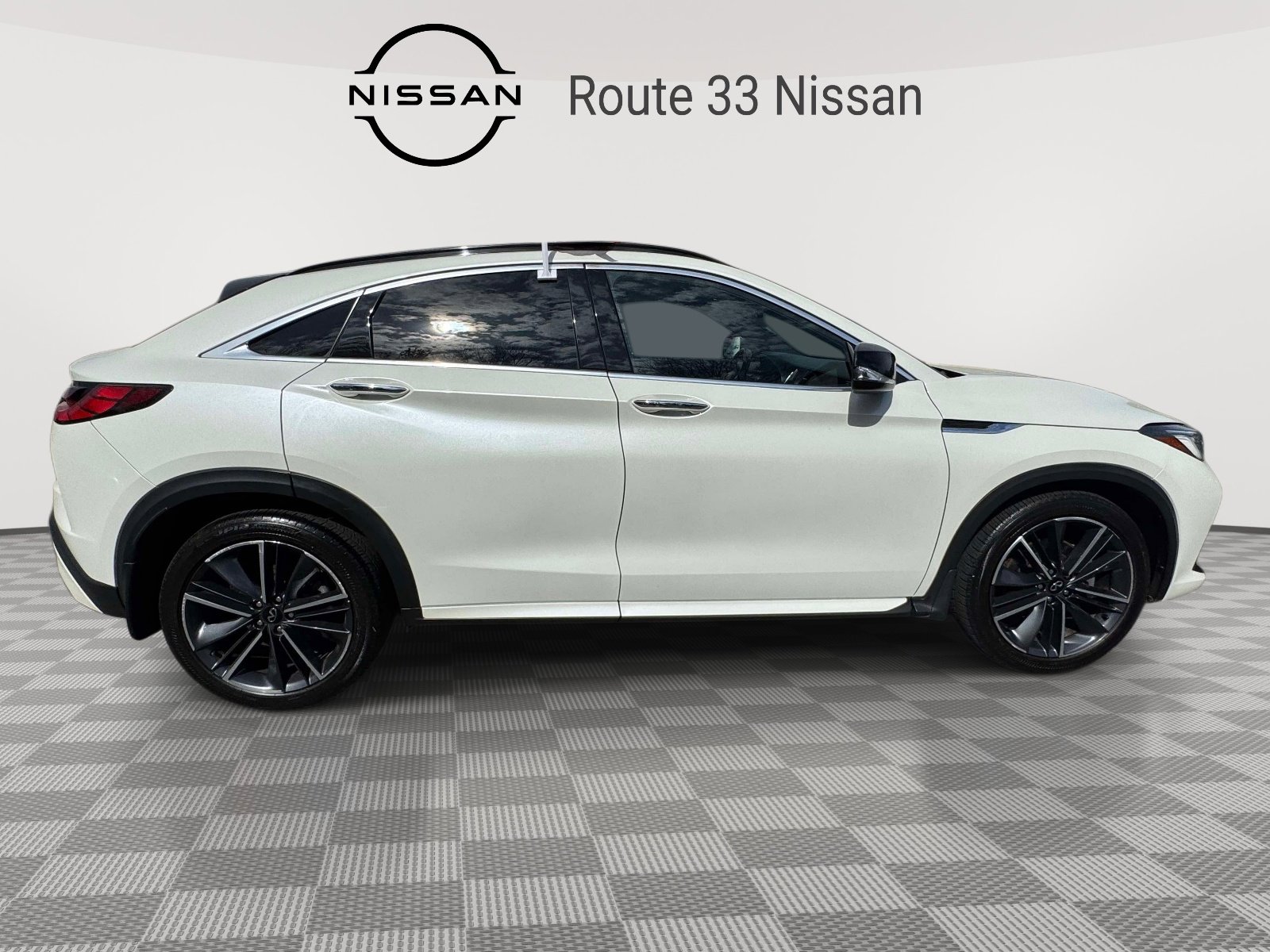 Used 2023 INFINITI QX55 Luxe w/ Cargo Package image 5