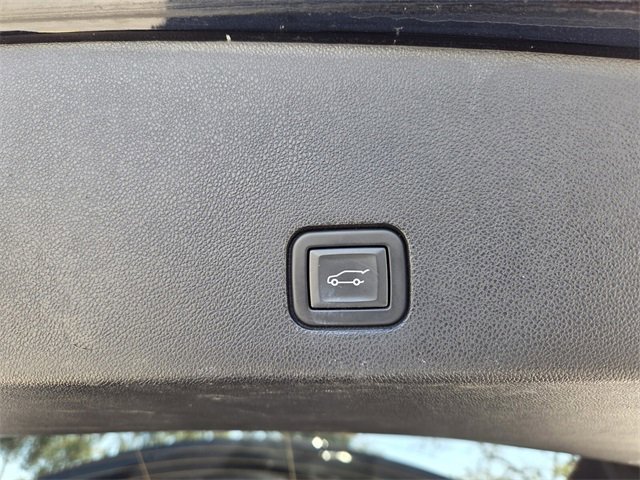 Used 2023 Cadillac XT6 Premium Luxury image 12