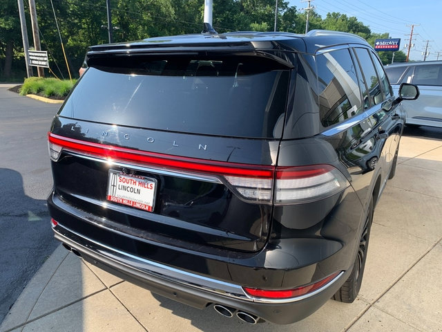 Used 2020 Lincoln Aviator Reserve w/ Elements Package Plus AWD/4WD image 6