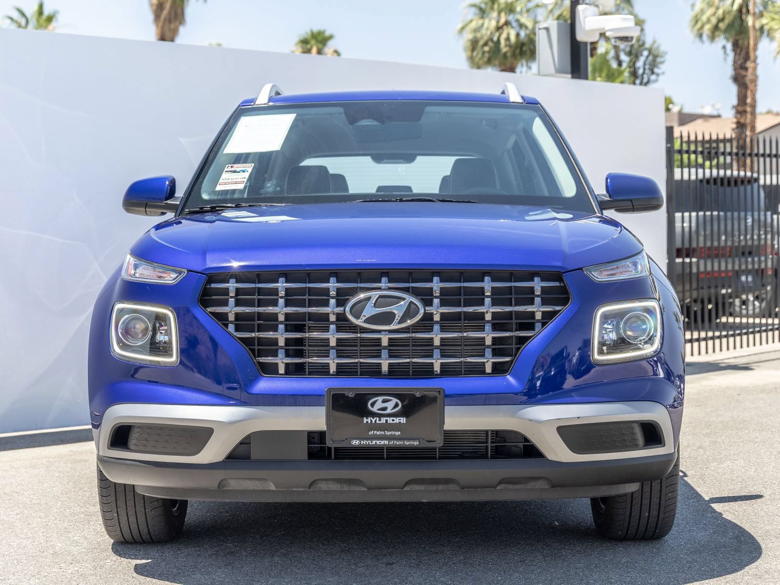 Used 2023 Hyundai Venue Limited FWD image 4