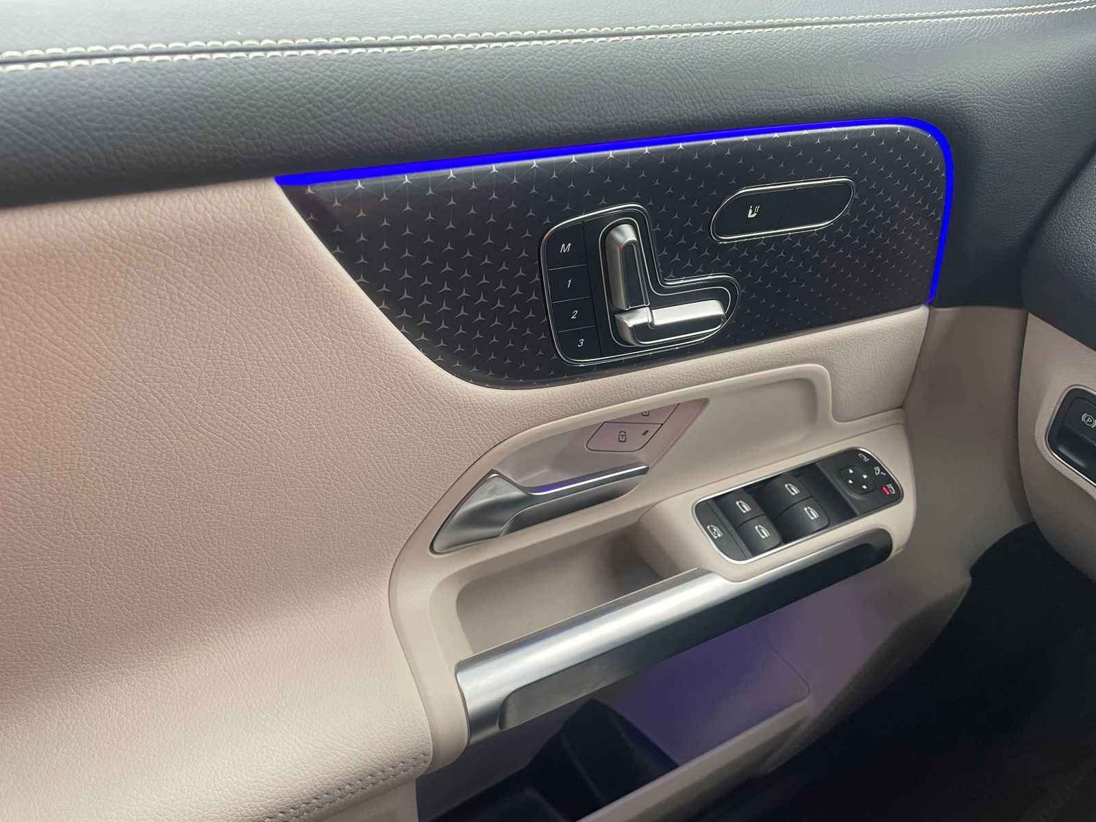 New 2026 Mercedes-Benz GLB 250 image 22