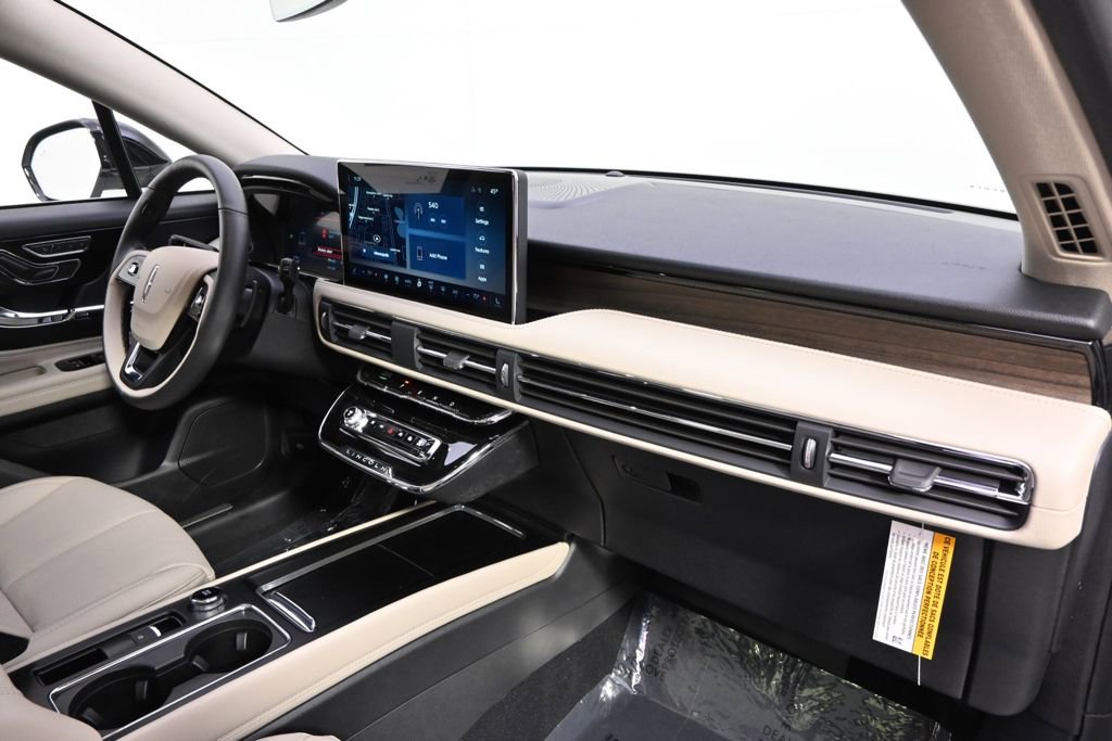 New 2026 Lincoln Corsair Reserve image 14