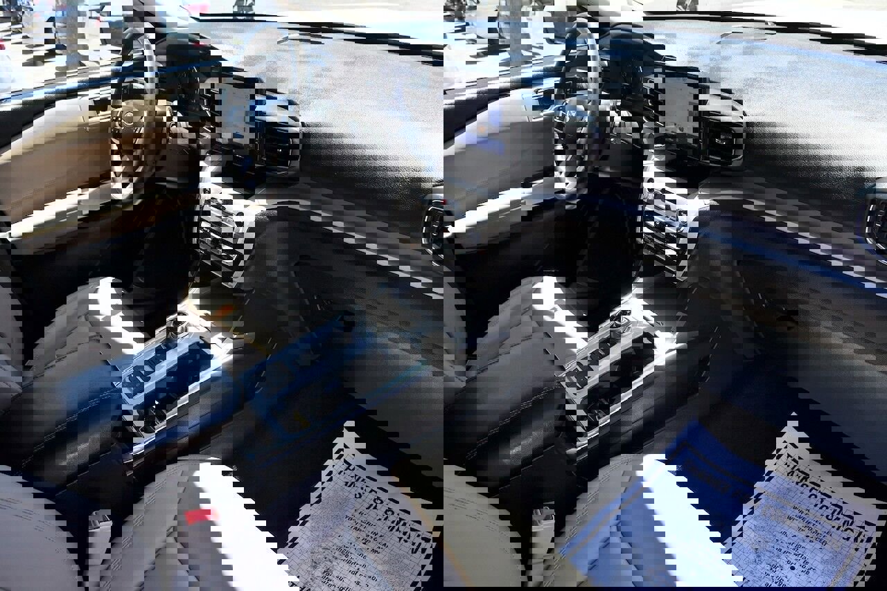 Used 2024 Ford Explorer XLT w/ Equipment Group 202A image 19