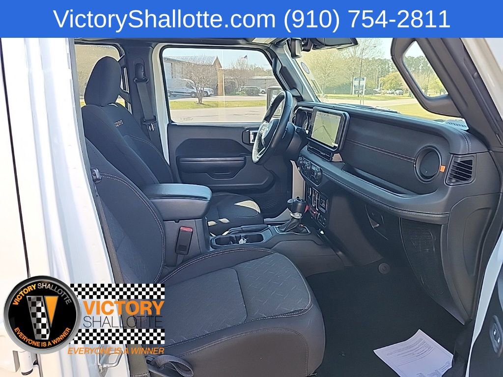 Certified 2024 Jeep Gladiator Mojave w/ Technology Group AWD/4WD image 30