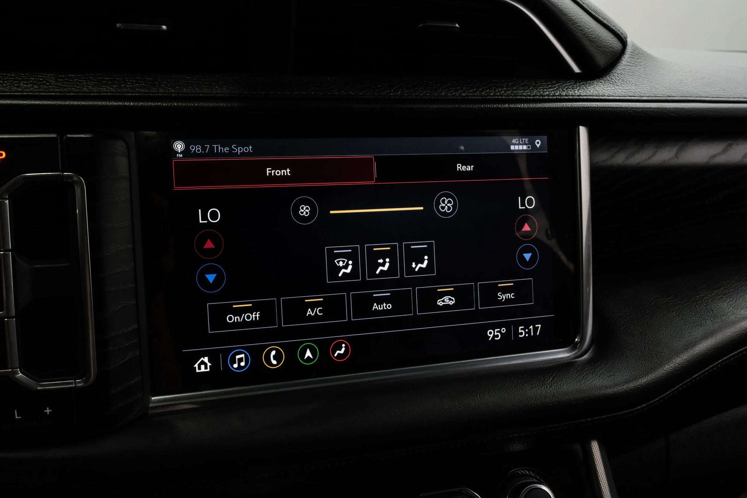 Used 2021 GMC Yukon Denali w/ Denali Premium Package image 37