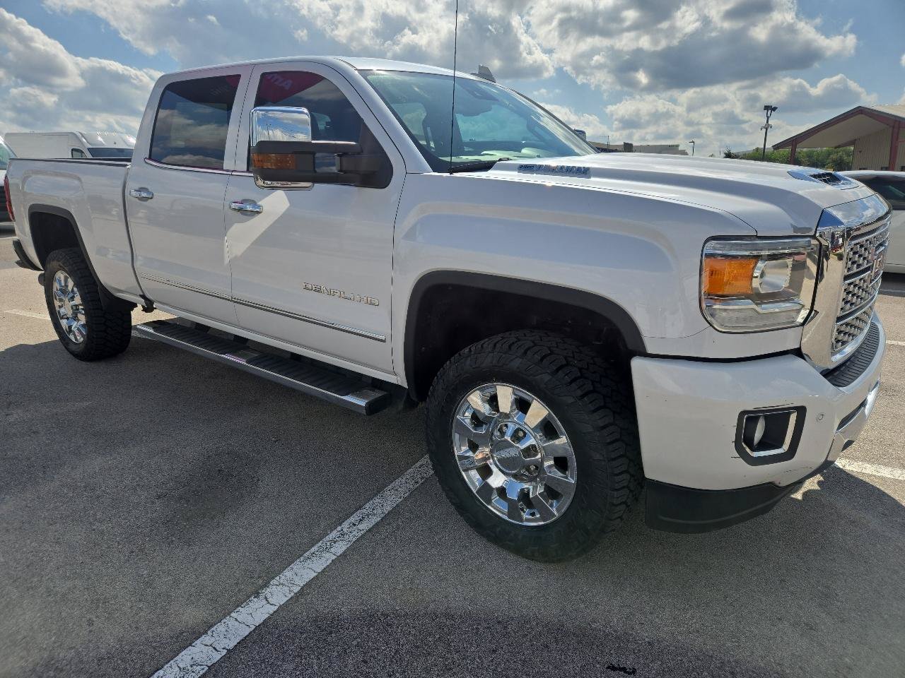 Used 2018 GMC Sierra 2500 Denali w/ Duramax Plus Package AWD/4WD image 3