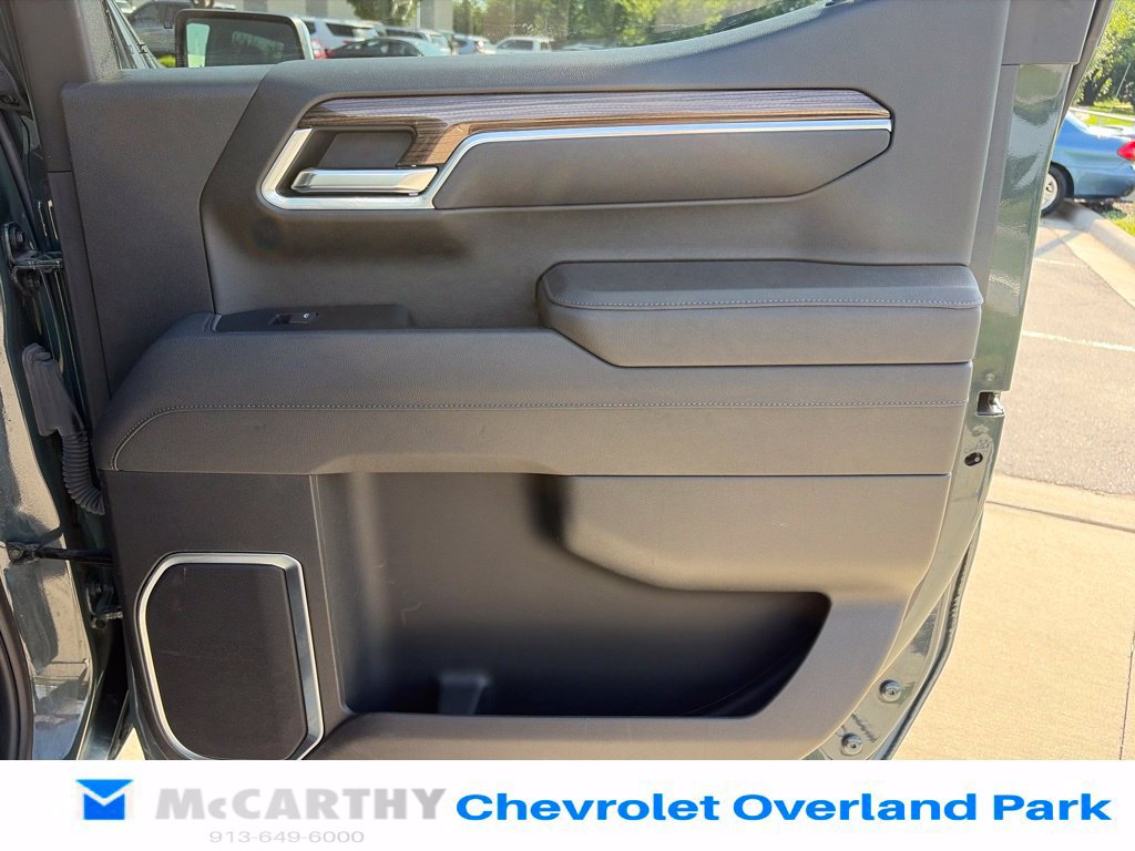 Used 2025 Chevrolet Silverado 1500 LT AWD/4WD image 30