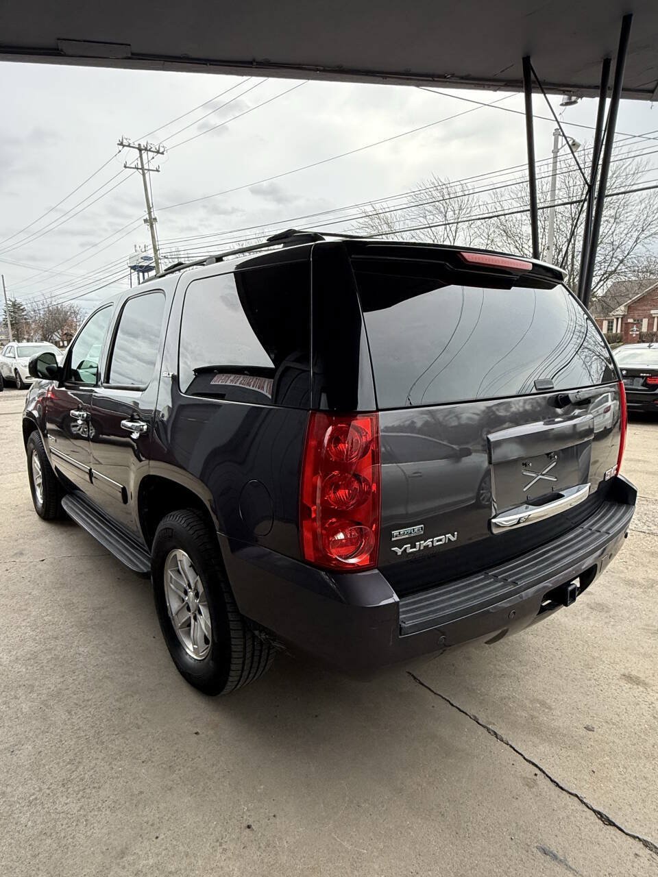 Used 2010 GMC Yukon SLT RWD image 4