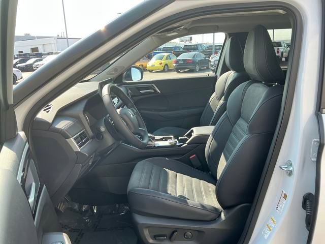 New 2025 Mitsubishi Outlander Trail Edition image 14
