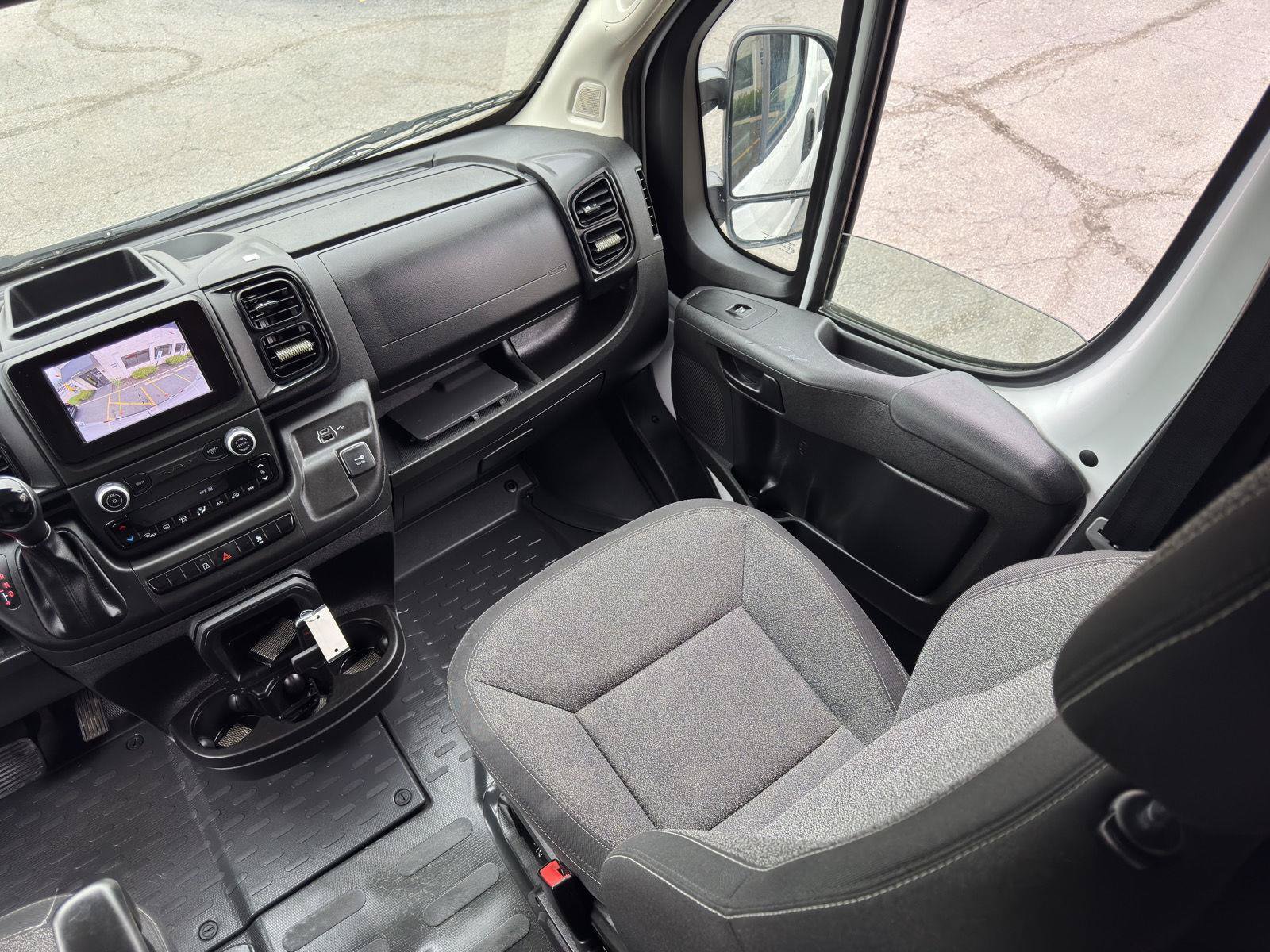 Used 2025 RAM ProMaster 2500 w/ Convenience Group FWD image 18