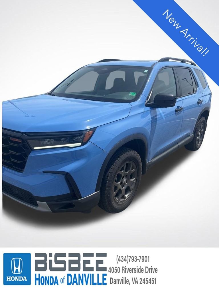 Used 2025 Honda Pilot TrailSport image 1