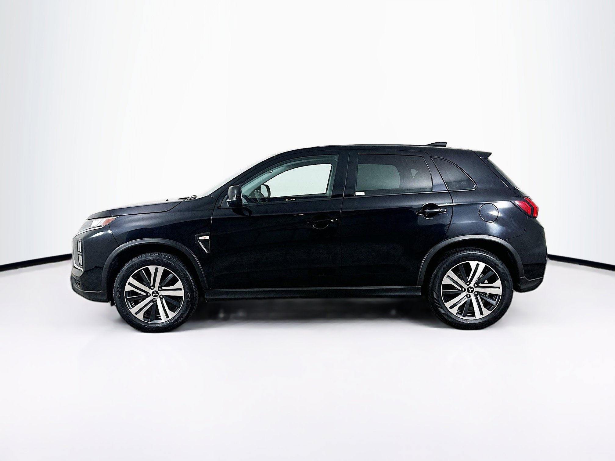 Used 2023 Mitsubishi Outlander Sport ES image 4