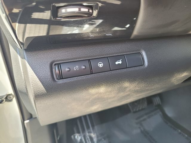 Certified 2025 Nissan Pathfinder SV FWD image 19