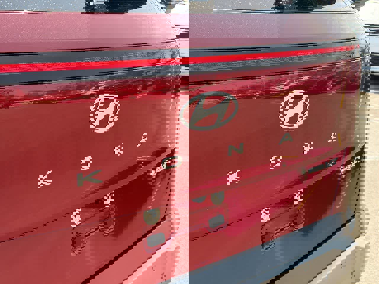 Used 2025 Hyundai Kona Limited image 17