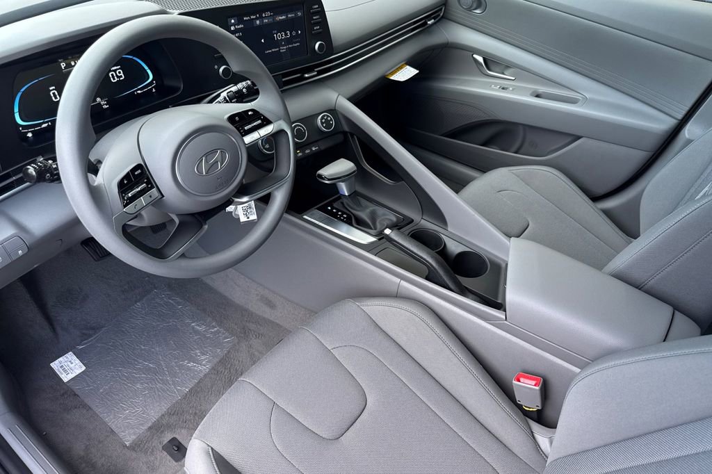 New 2026 Hyundai Elantra SE image 7