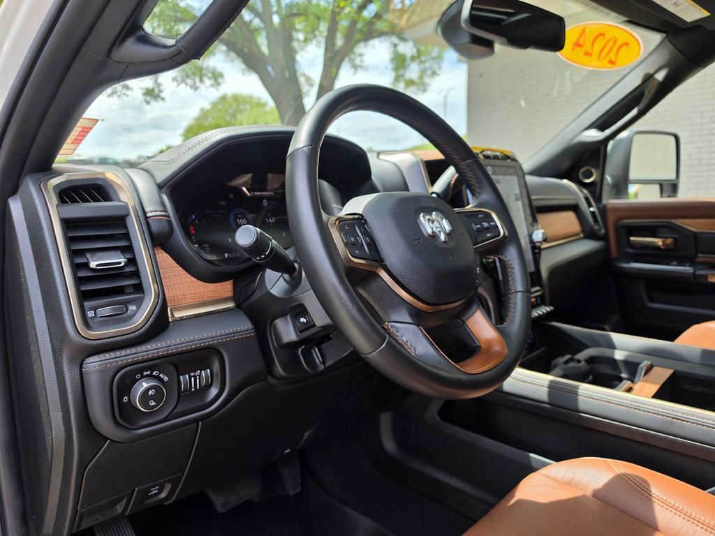 Used 2024 RAM 2500 Limited w/ Towing Technology Group image 34