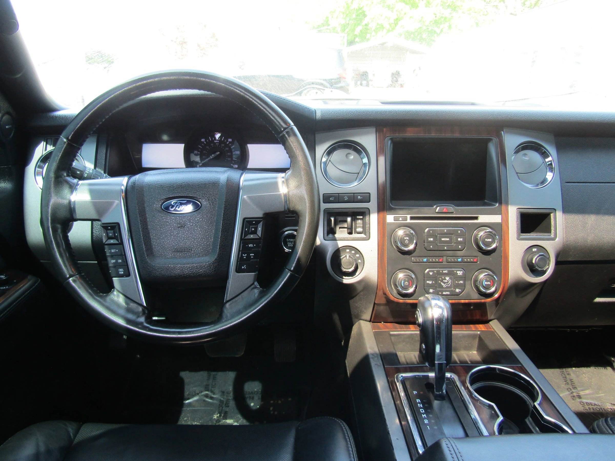 Used 2016 Ford Expedition Platinum AWD/4WD image 28