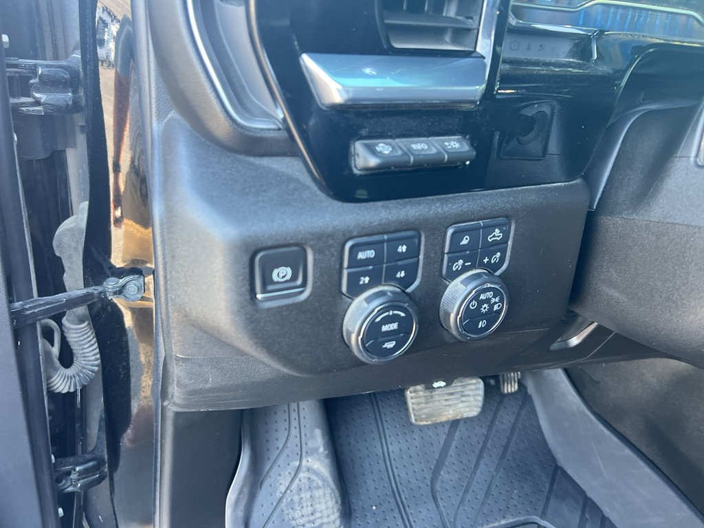 Used 2024 Chevrolet Silverado 2500 High Country w/ High Country Premium Package AWD/4WD image 11