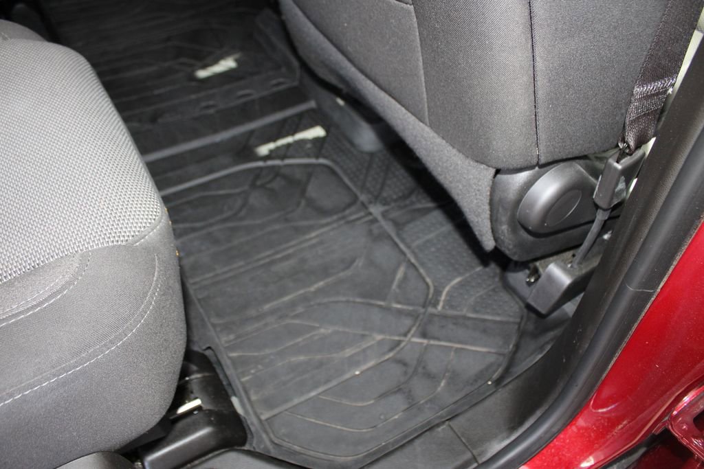 Used 2022 Chevrolet Traverse LT w/ LPO, Floor Liner Package image 53