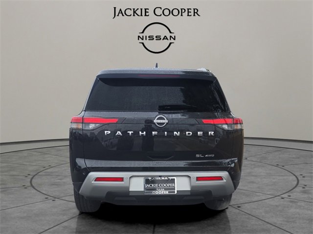Certified 2025 Nissan Pathfinder SL image 4