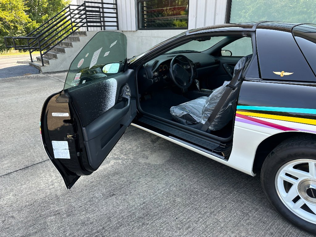 Used 1993 Chevrolet Camaro Z28 image 32