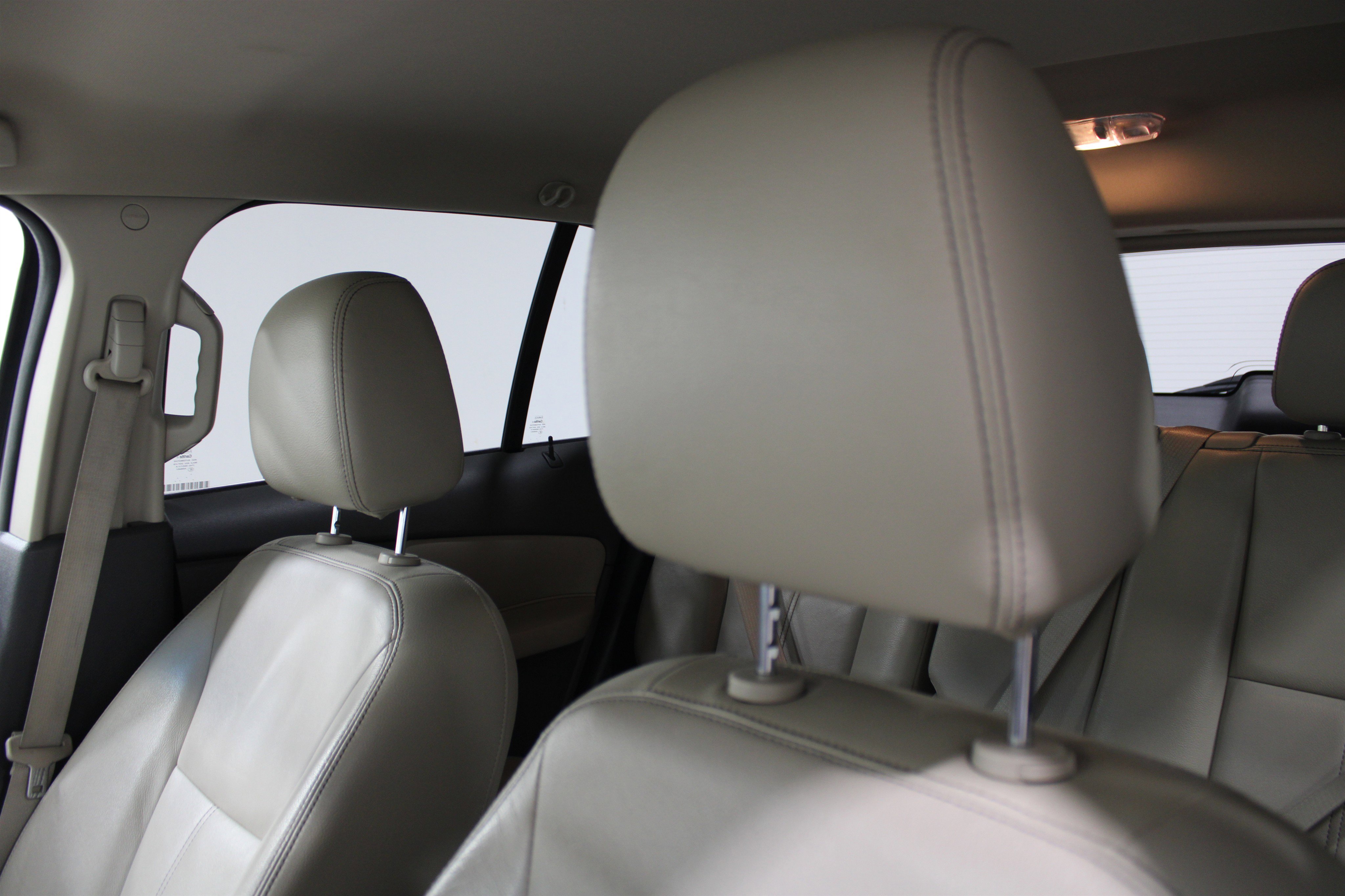Used 2012 Ford Edge Limited FWD image 5