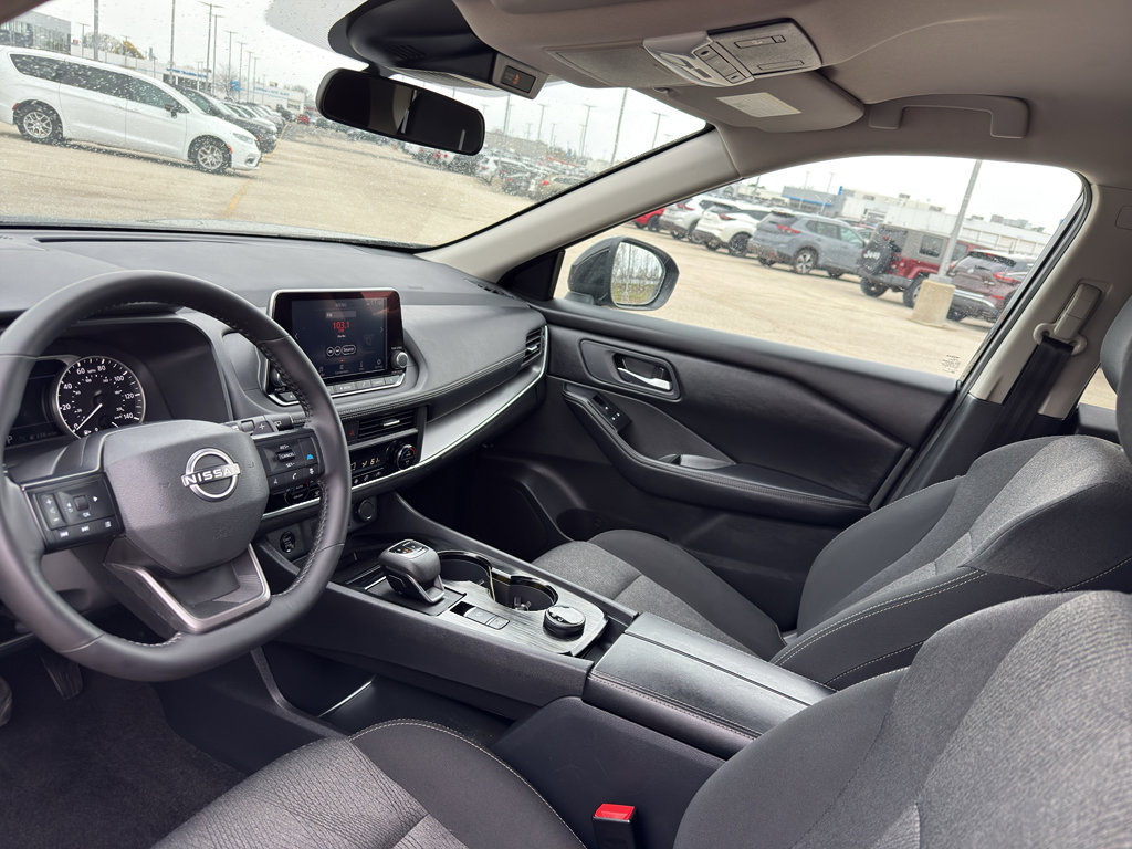 Certified 2025 Nissan Rogue SV AWD/4WD image 27